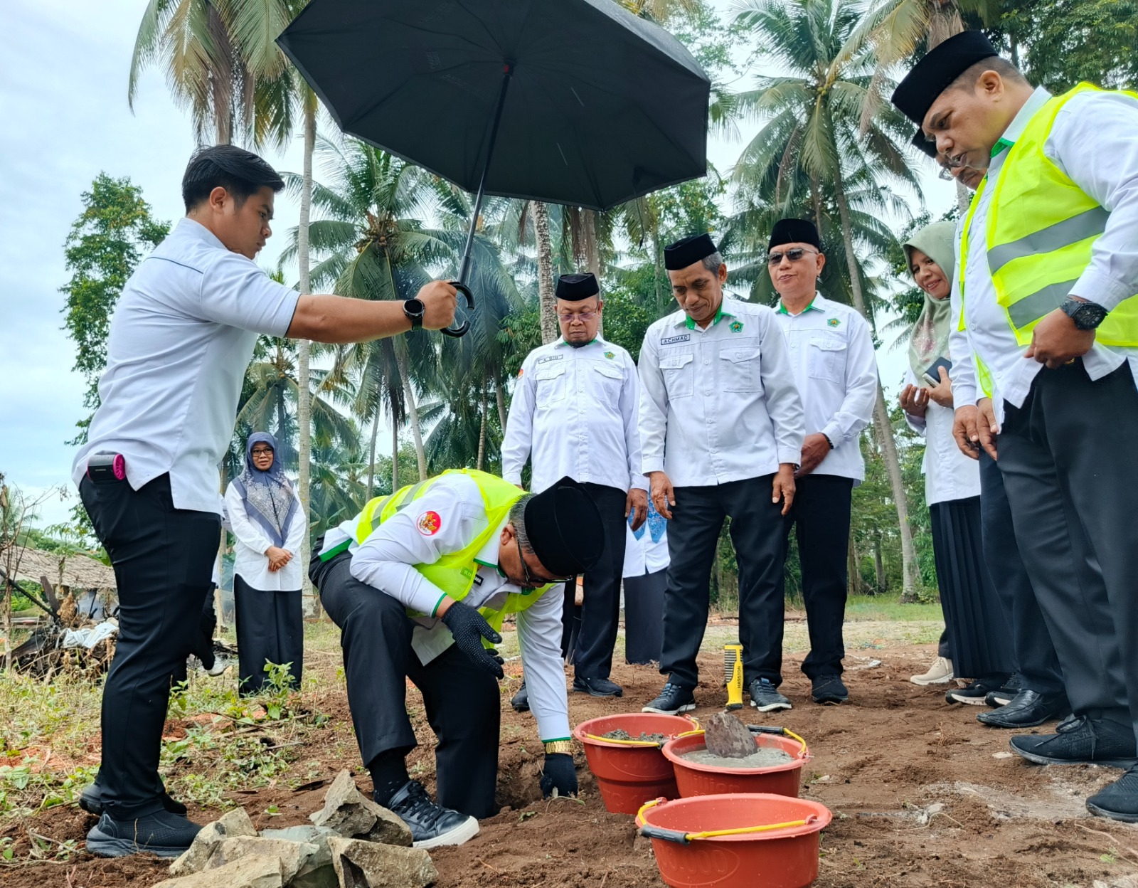 Pembangunan Gedung SBSN MTs N 2 Bolmong Utara Dimulai, Ditandai Peletakan Batu Pertama