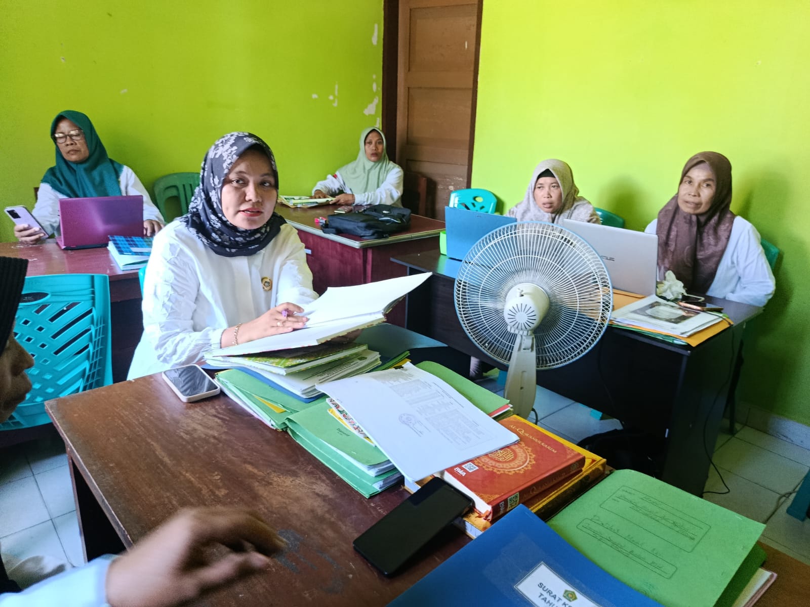 Seksi Bimas Islam Jelajahi Tiga KUA dalam Sehari, Pastikan Dokumen dan Kinerja Berjalan Baik